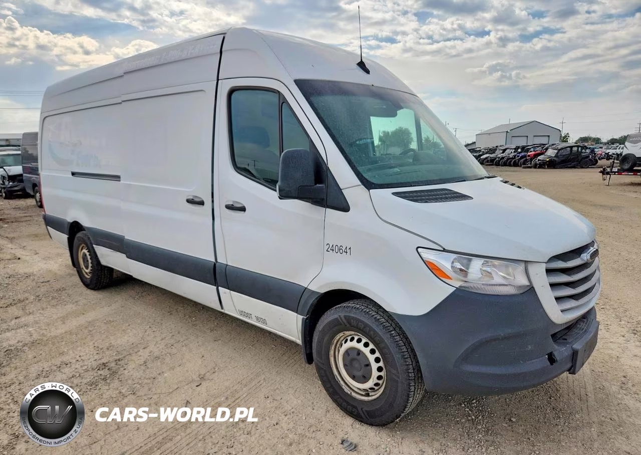 2019 Freightliner Sprinter 2500-3500 Delivery Van VIN:WDRPF1CD4KP082536 - 4
