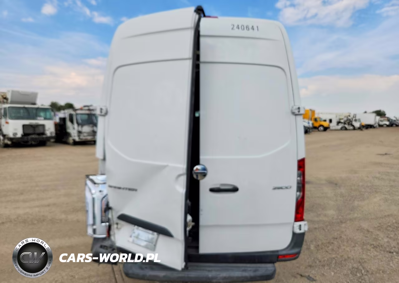 2019 Freightliner Sprinter 2500-3500 Delivery Van VIN:WDRPF1CD4KP082536 - 6