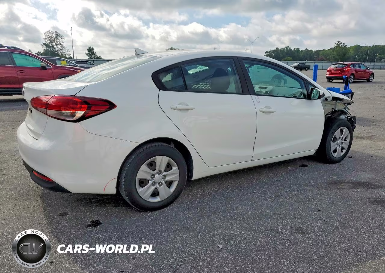2018 Kia Forte Lx VIN:3KPFK4A75JE284399 - 3