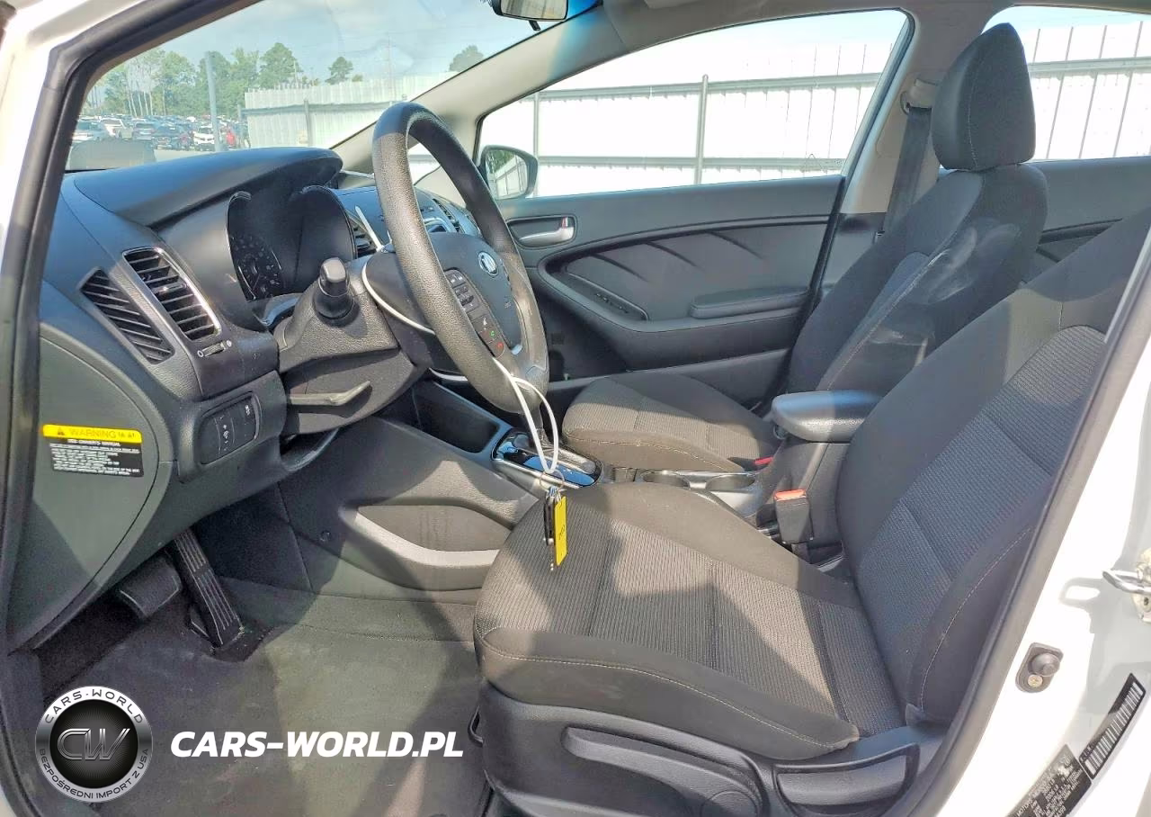 2018 Kia Forte Lx VIN:3KPFK4A75JE284399 - 7