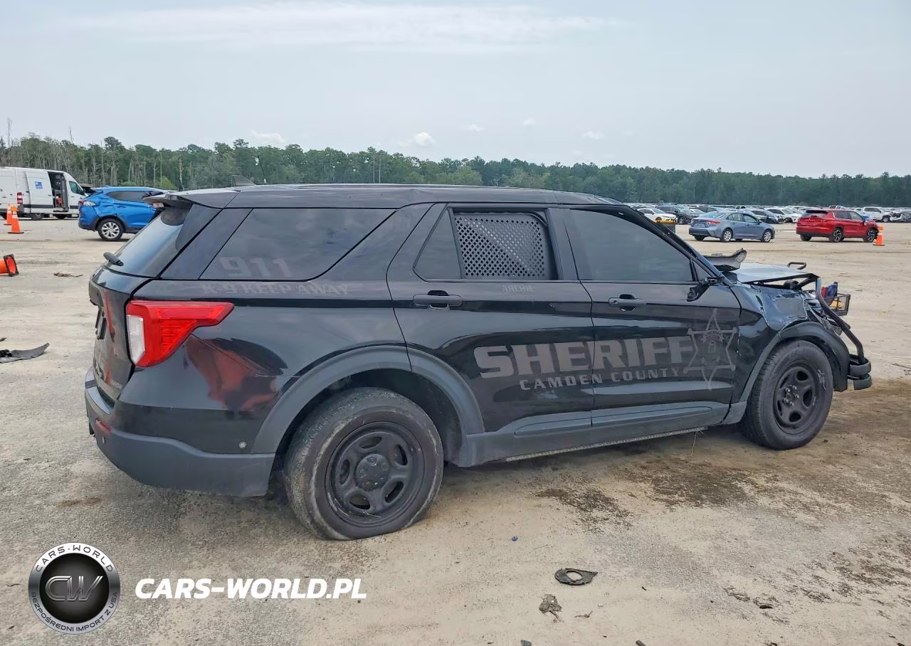 2023 Ford Explorer Police Interceptor VIN:1FM5K8AC1PGA79358 - 3