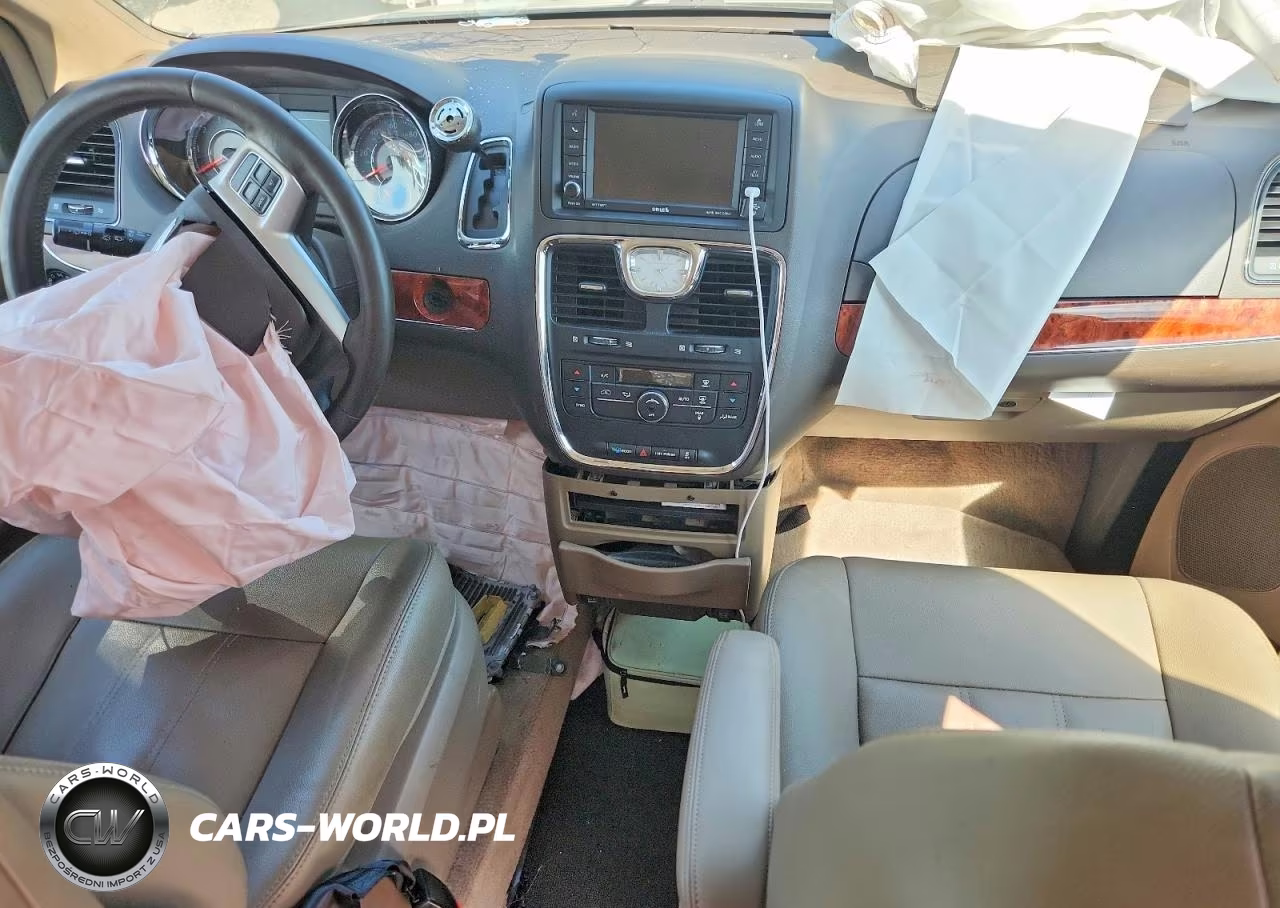 2016 Chrysler Town & Country Touring VIN:2C4RC1BG3GR280852 - 8