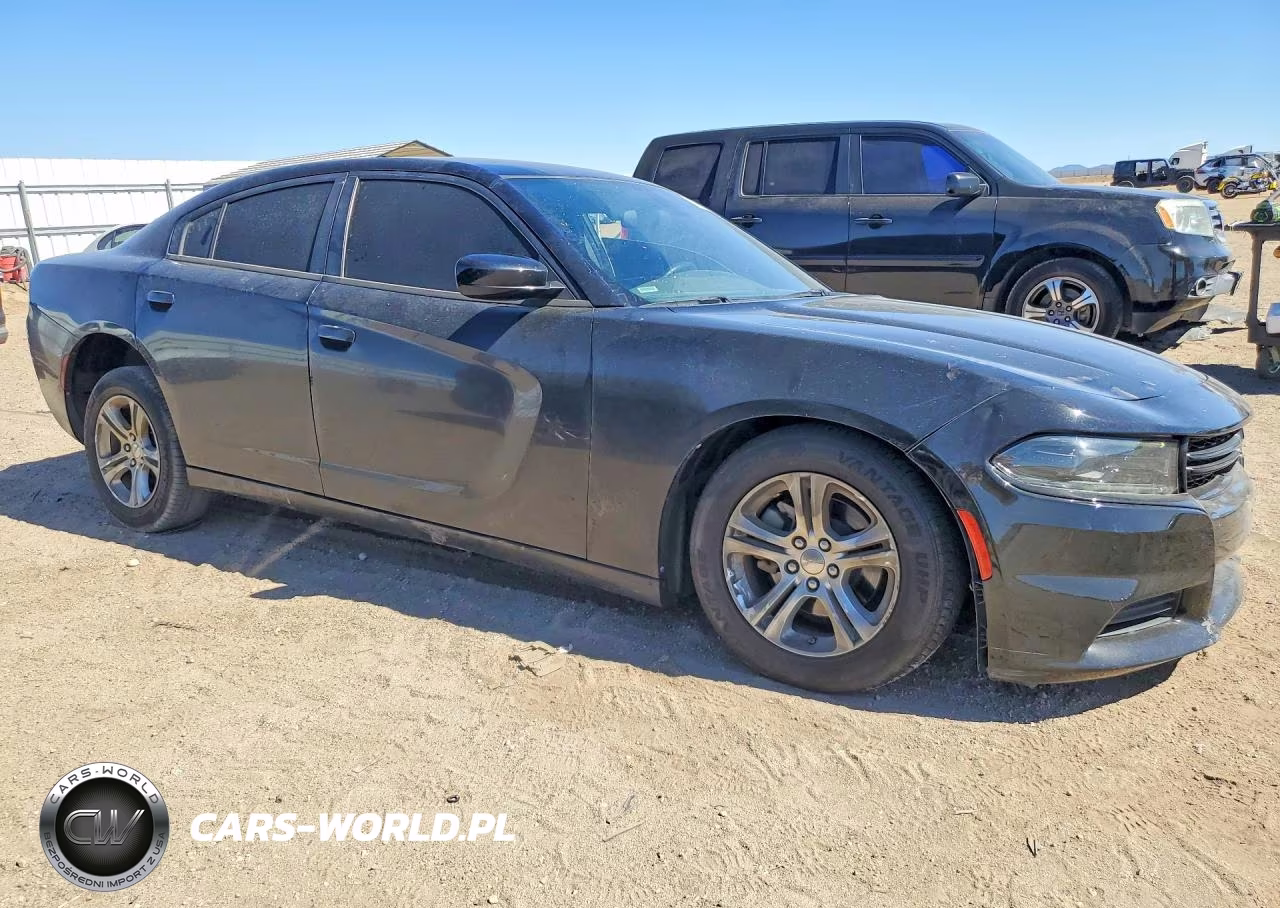 2022 Dodge Charger Sxt VIN:2C3CDXBG0NH219679 - 4