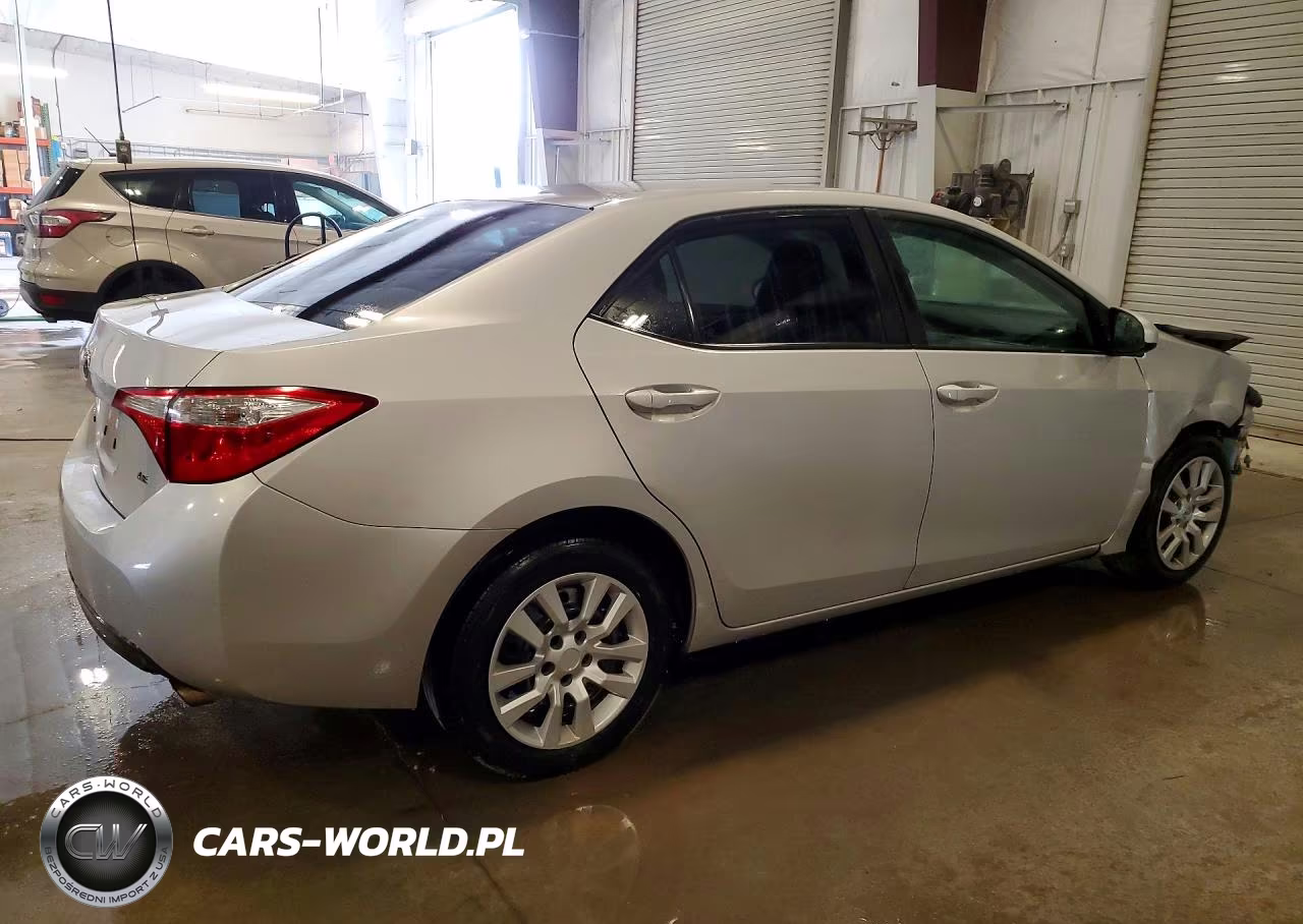 2016 Toyota Corolla Le VIN:2T1BURHE8GC585816 - 3