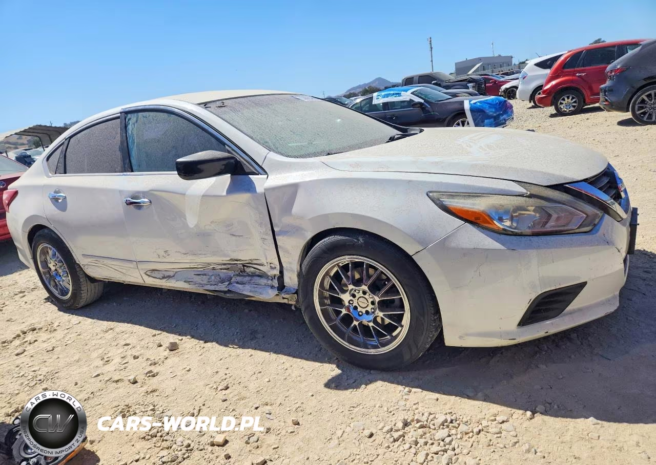 2017 Nissan Altima 2.5 S VIN:1N4AL3AP5HN306334 - 4