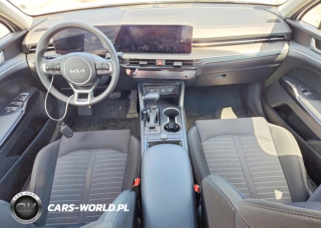 2026 Kia K5 Lxs VIN:KNAG24J75T5444717 - 8