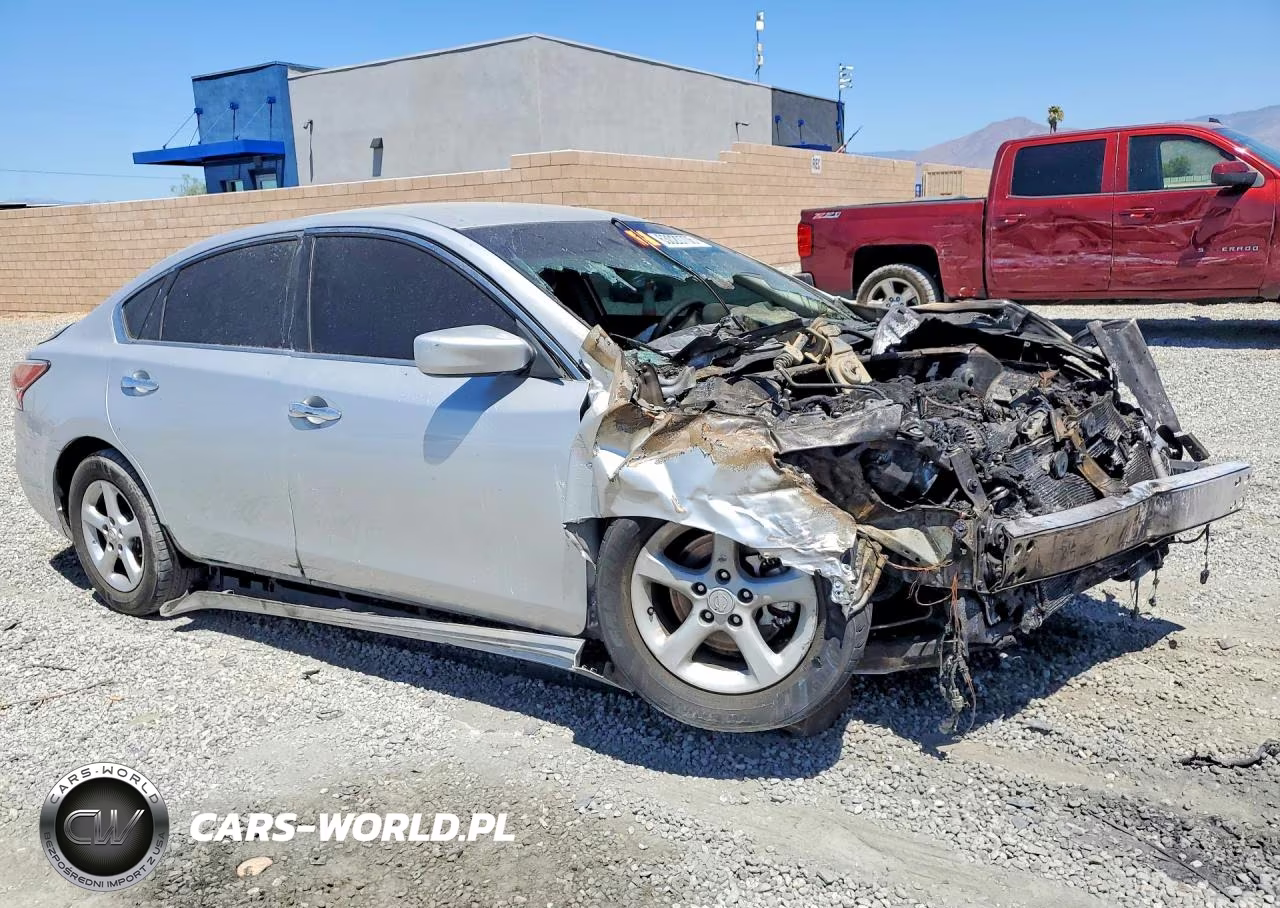 2015 Nissan Altima 2.5 S VIN:1N4AL3AP0FC256287 - 4