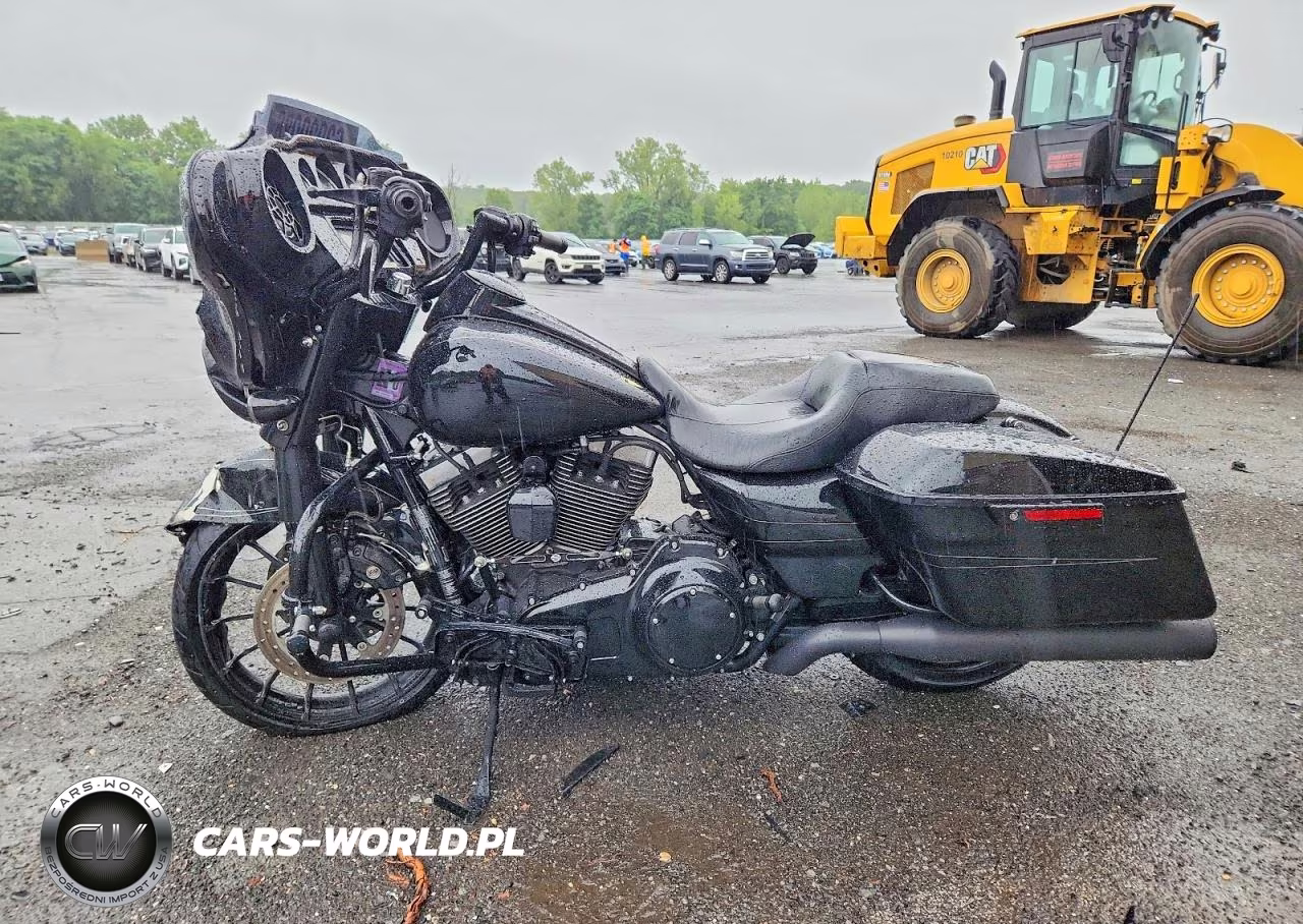 2015 Harley-Davidson Flhxs Street Glide Special VIN:1HD1KRM11FB703964 - 3