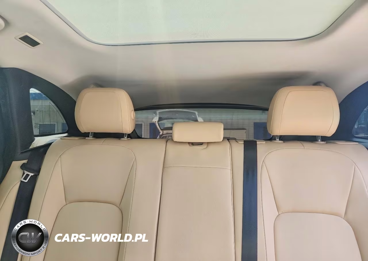 2018 Jaguar F-Pace Premium VIN:SADCJ2GX1JA235550 - 10