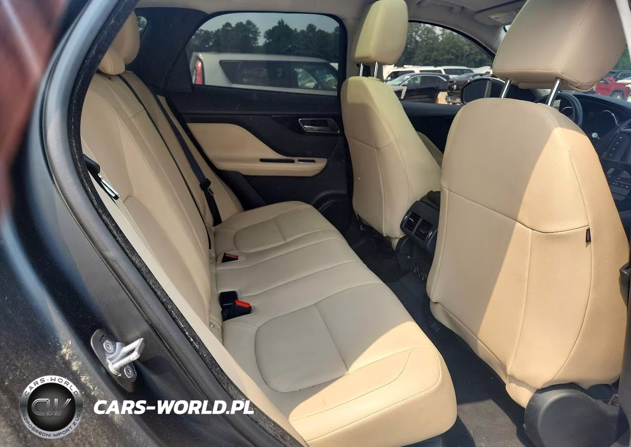 2018 Jaguar F-Pace Premium VIN:SADCJ2GX1JA235550 - 11