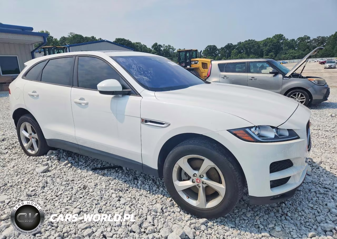 2018 Jaguar F-Pace Premium VIN:SADCJ2GX1JA235550 - 4