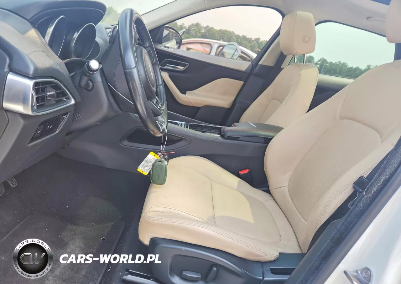 2018 Jaguar F-Pace Premium VIN:SADCJ2GX1JA235550 - 7