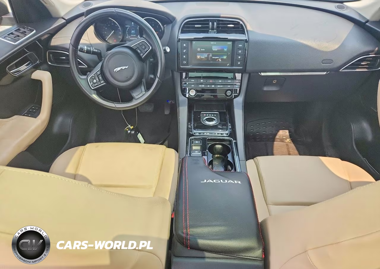2018 Jaguar F-Pace Premium VIN:SADCJ2GX1JA235550 - 8