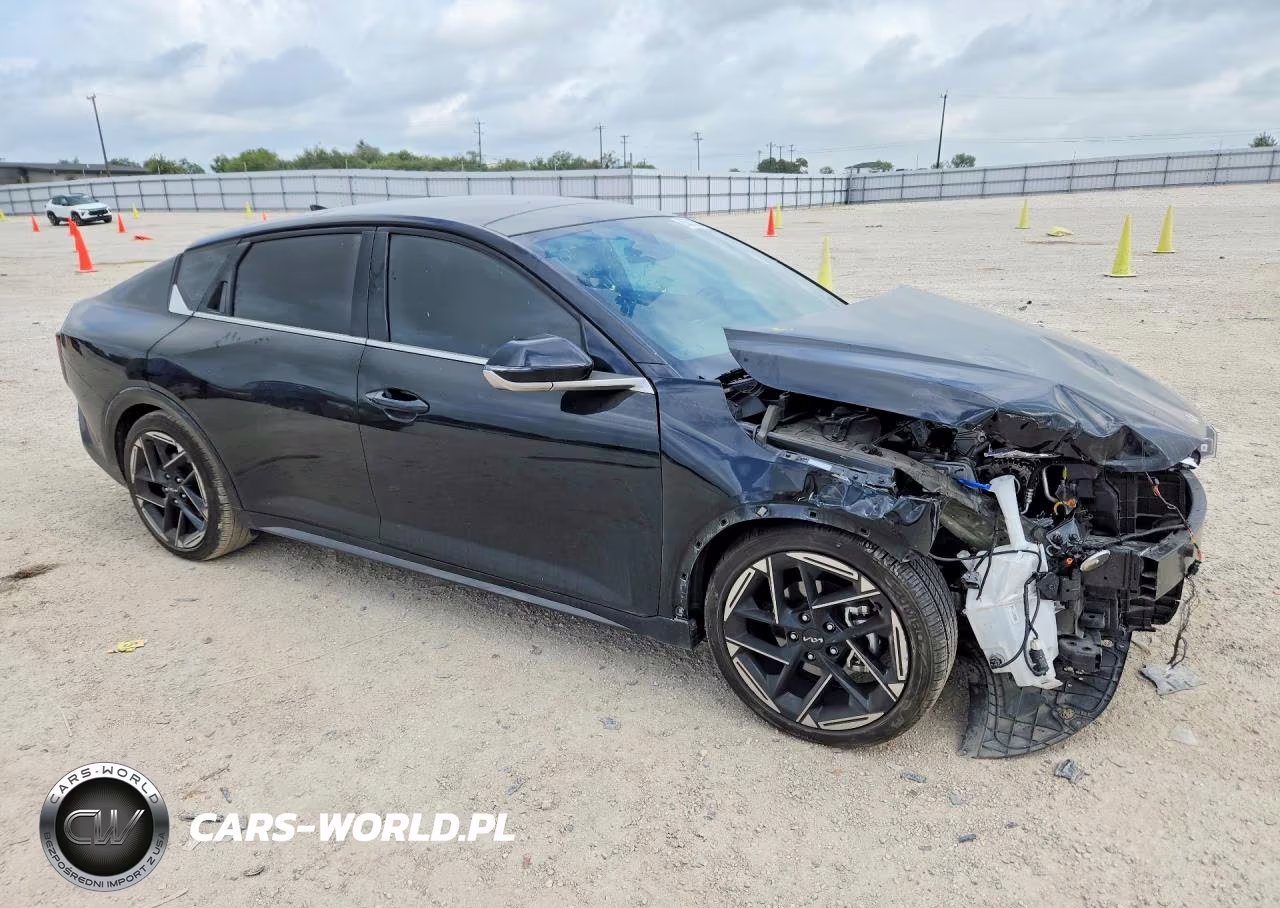2025 Kia K4 Gt Line VIN:3KPFW4DE5SE181838 - 4