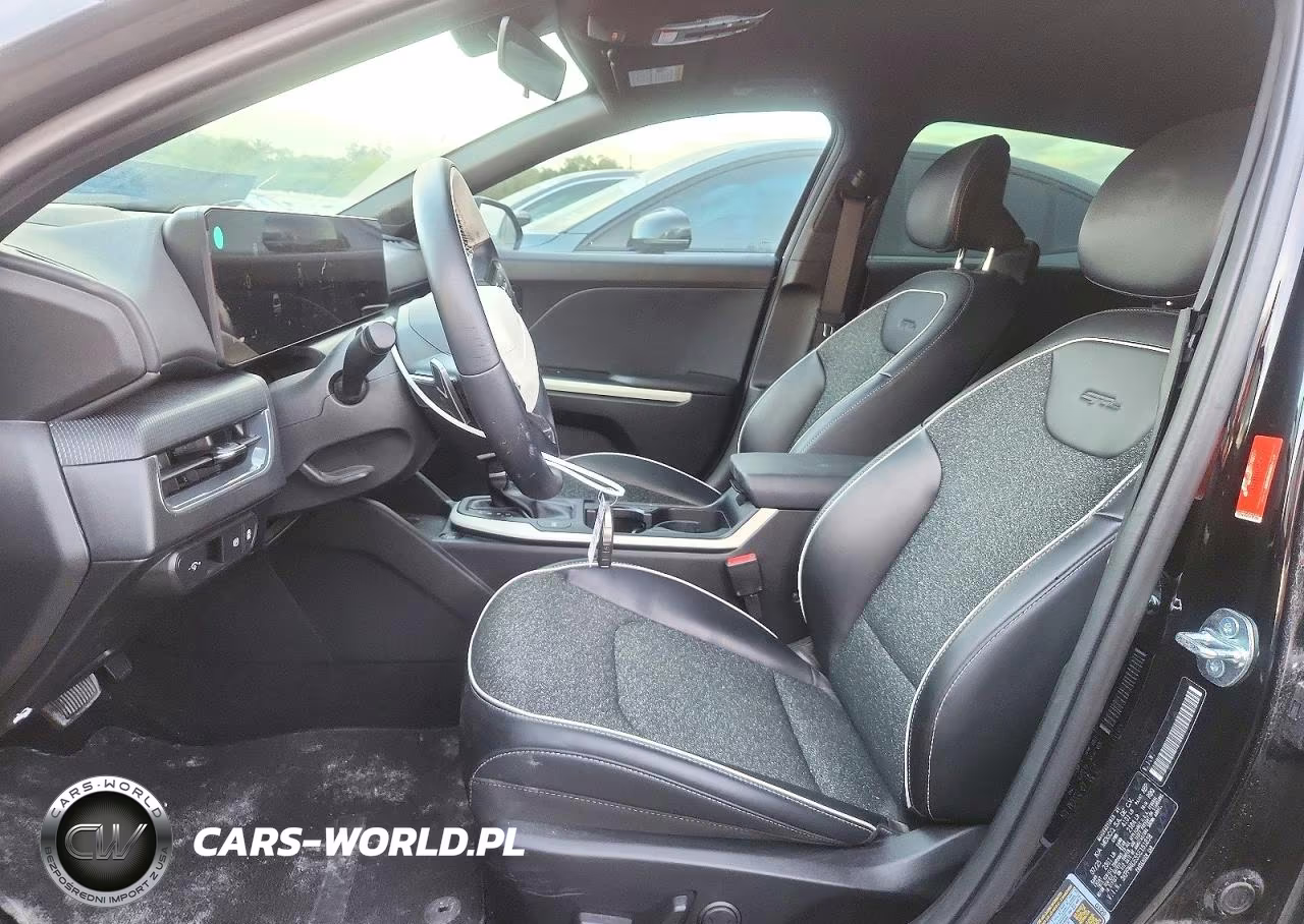 2025 Kia K4 Gt Line VIN:3KPFW4DE5SE181838 - 7