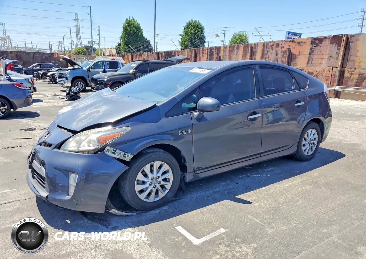 2014 Toyota Prius Plug-In Hybrid Base