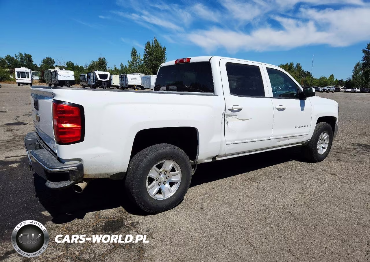 2018 Chevrolet Silverado C1500 Lt VIN:3GCPCREC3JG517657 - 3