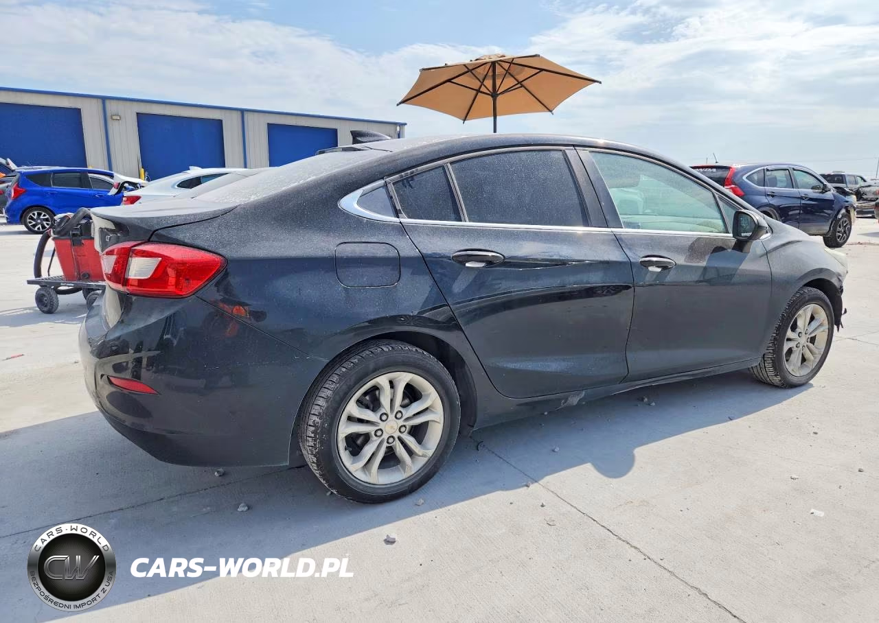 2019 Chevrolet Cruze Lt VIN:1G1BE5SM5K7101092 - 3