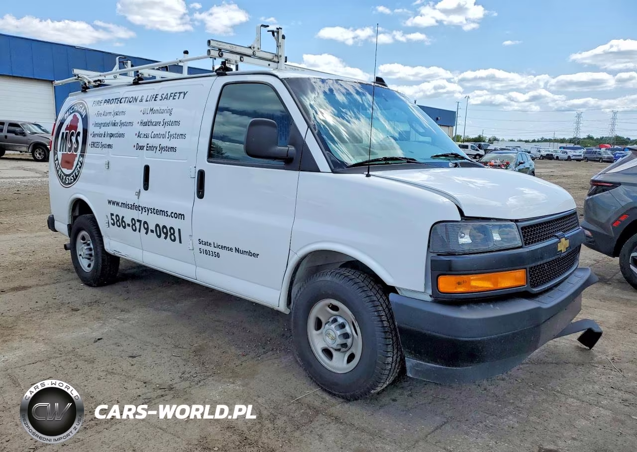 2023 Chevrolet Express G2500 VIN:1GCWGAFPXP1104127 - 4