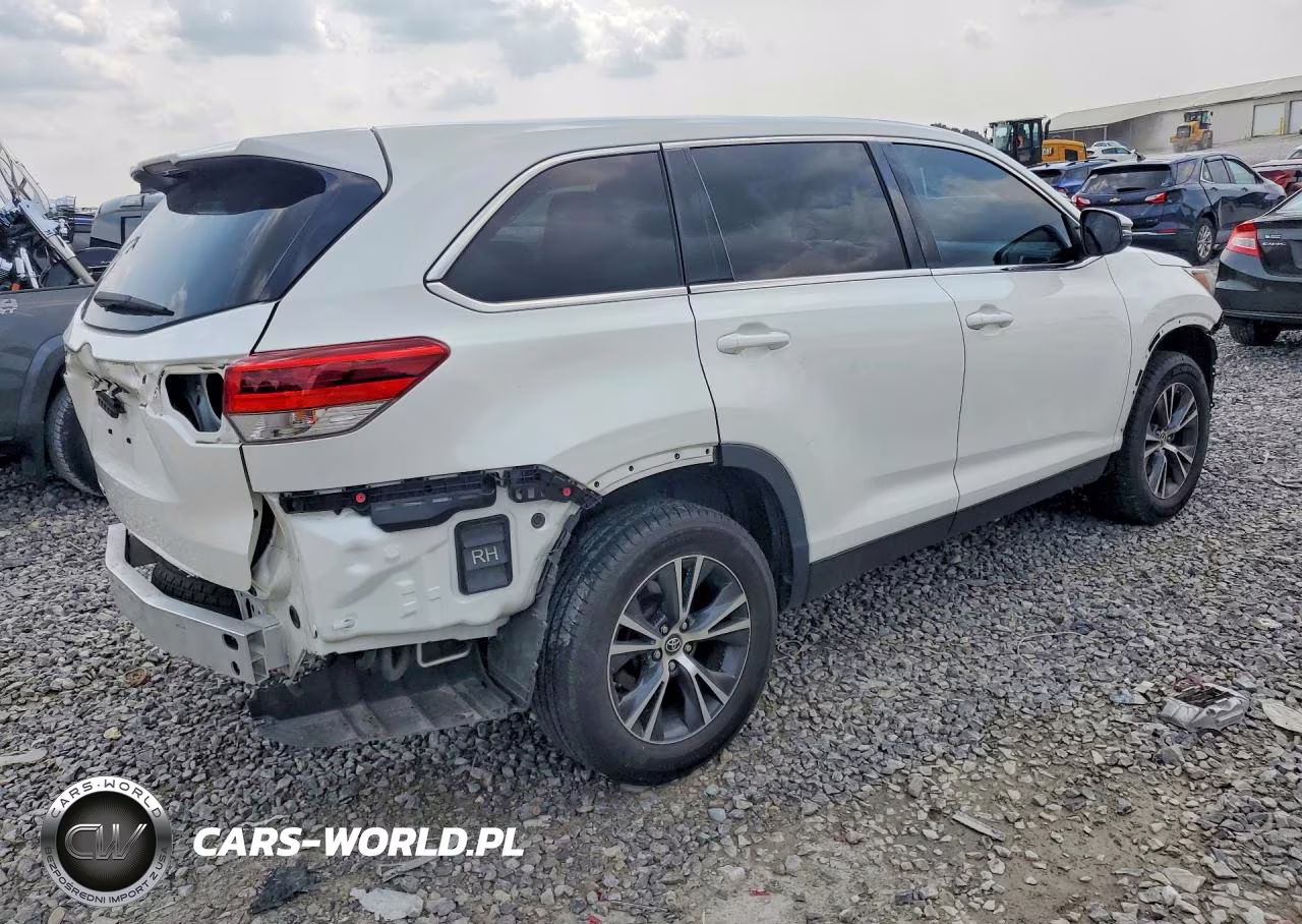 2019 Toyota Highlander Le VIN:5TDZARFHXKS047297 - 3