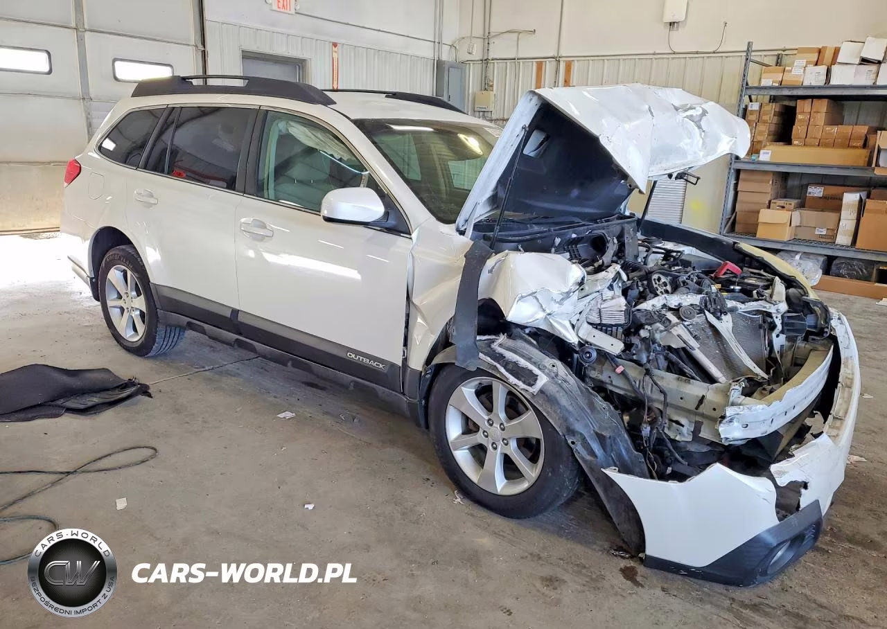 2013 Subaru Outback 2.5I Premium VIN:4S4BRCCC5D3283422 - 4