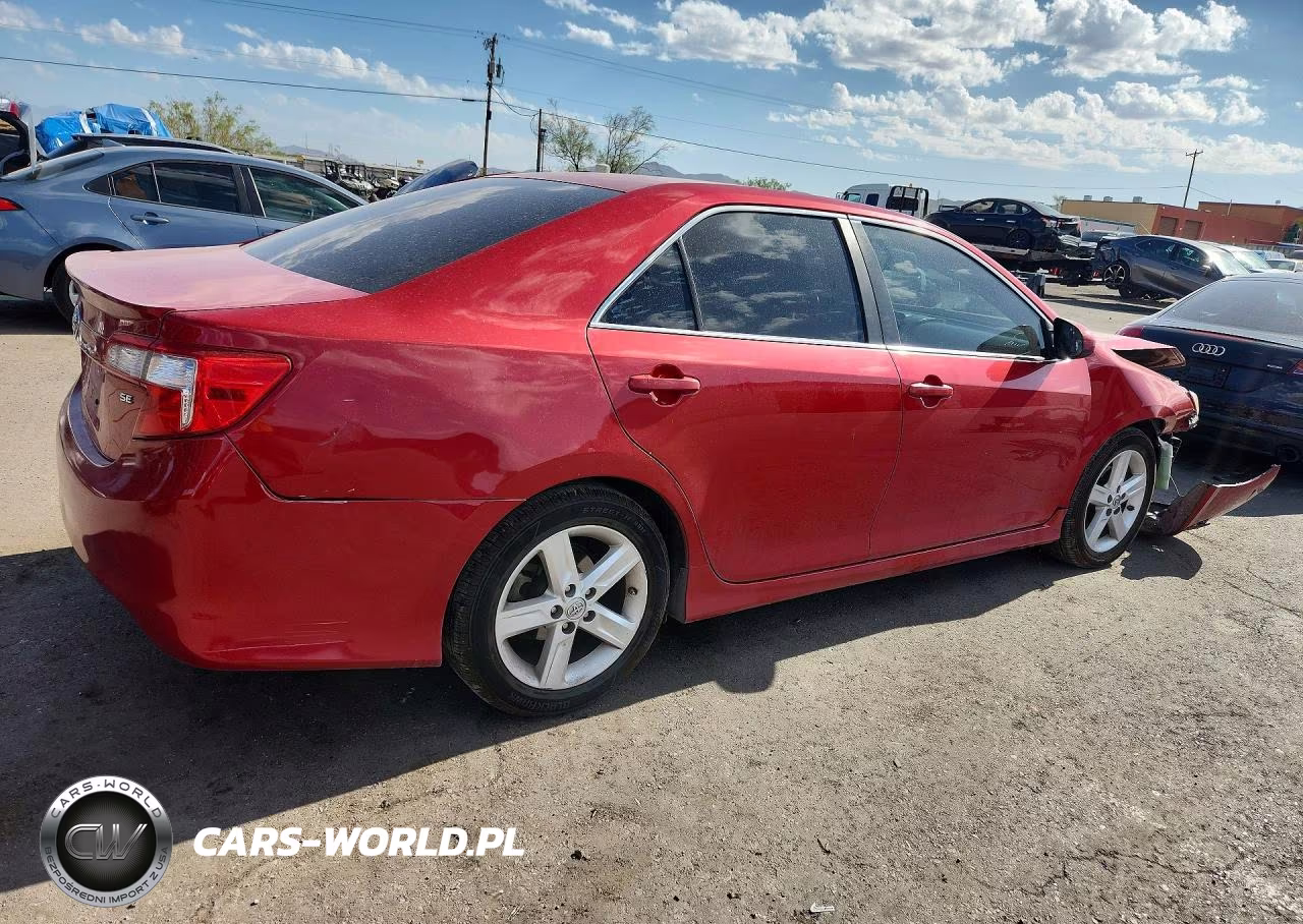 2014 Toyota Camry Se VIN:4T1BF1FK3EU817044 - 3