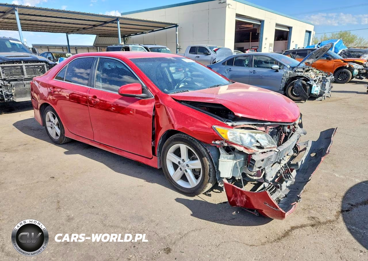 2014 Toyota Camry Se VIN:4T1BF1FK3EU817044 - 4