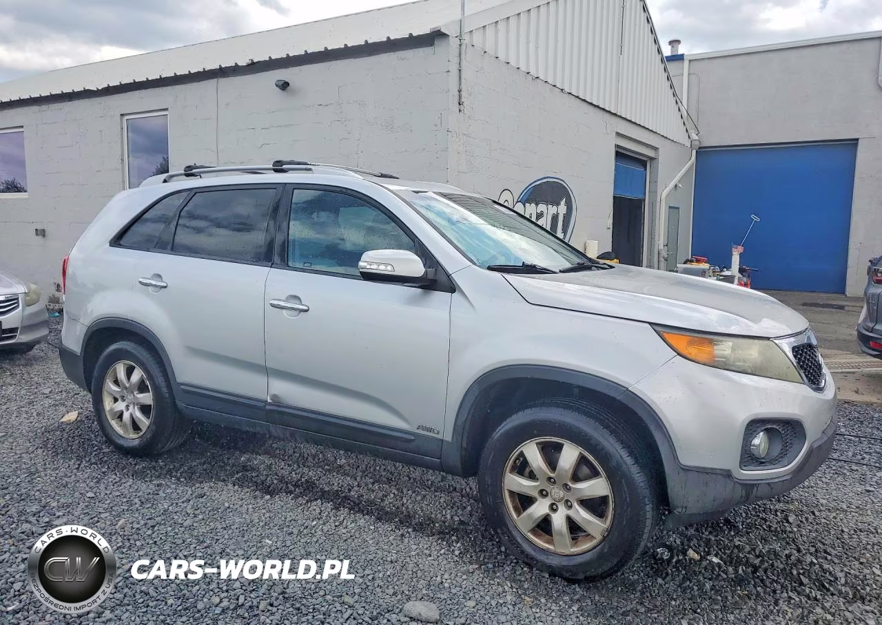 2012 Kia Sorento Lx VIN:5XYKTDA63CG196850 - 4