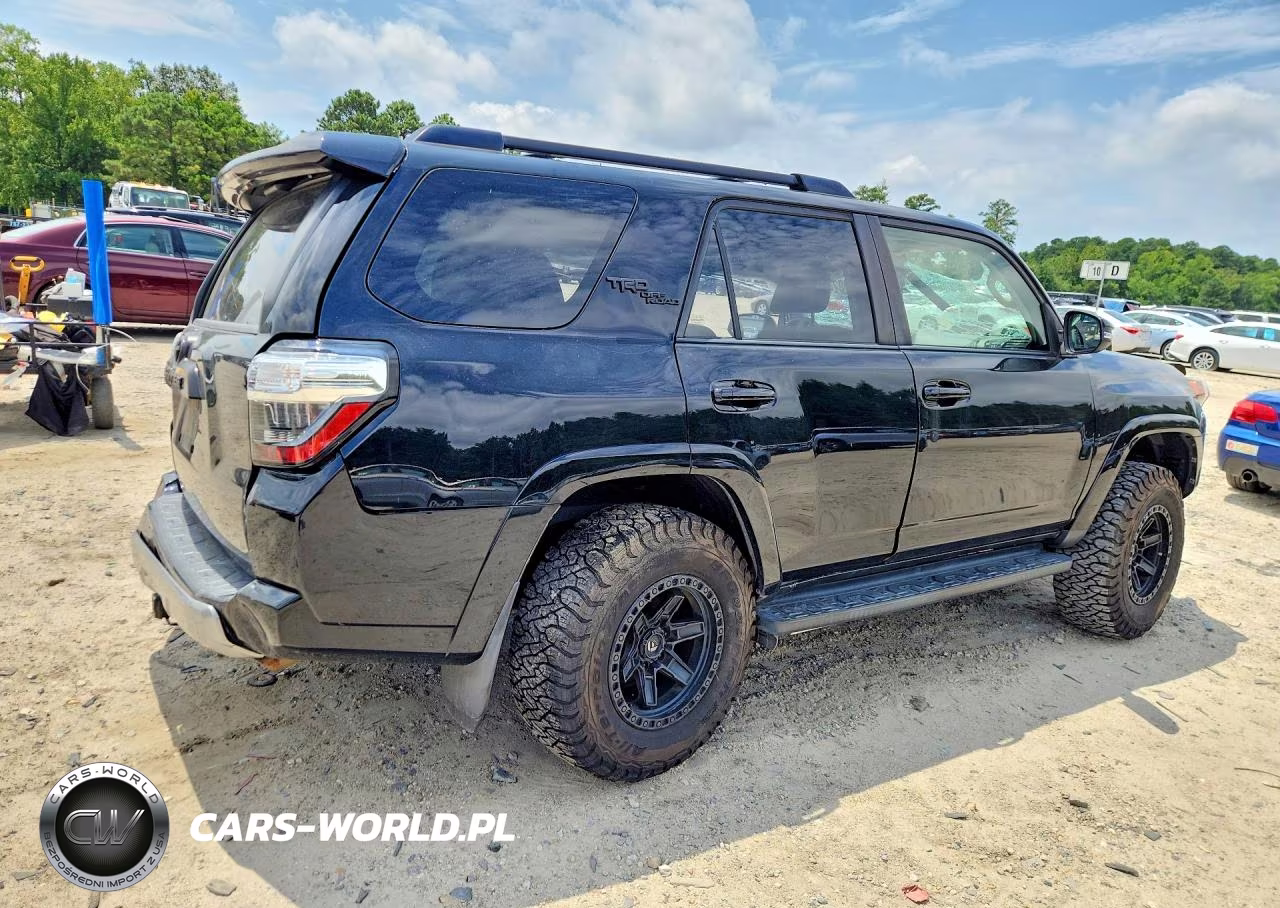 2020 Toyota 4Runner Trd Off-Road Premium VIN:JTEBU5JRXL5834240 - 3