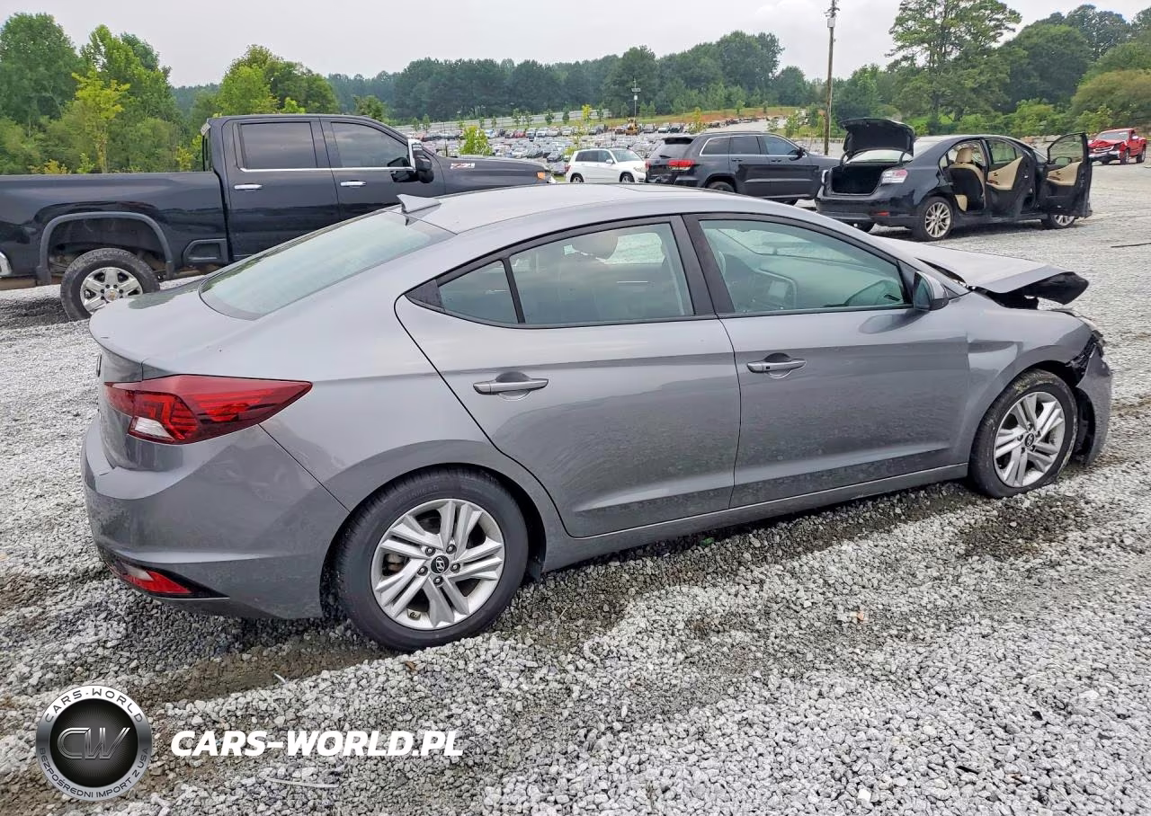 2019 Hyundai Elantra Value Edition VIN:5NPD84LF7KH456794 - 3