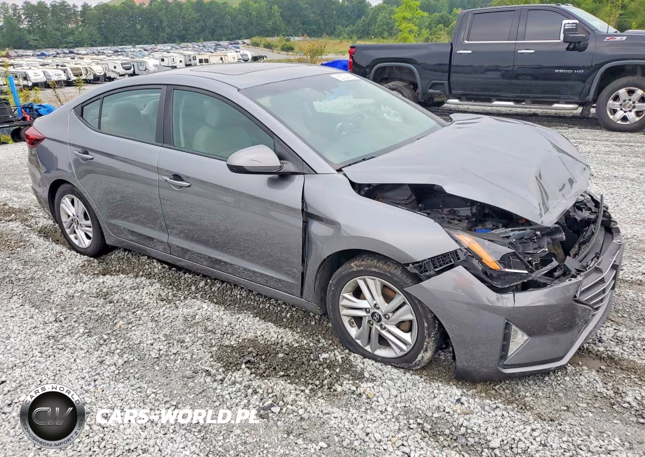 2019 Hyundai Elantra Value Edition VIN:5NPD84LF7KH456794 - 4