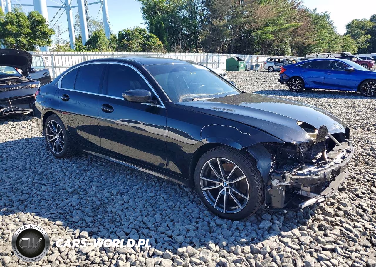 2019 BMW 330Xi VIN:WBA5R7C52KAJ79728 - 4