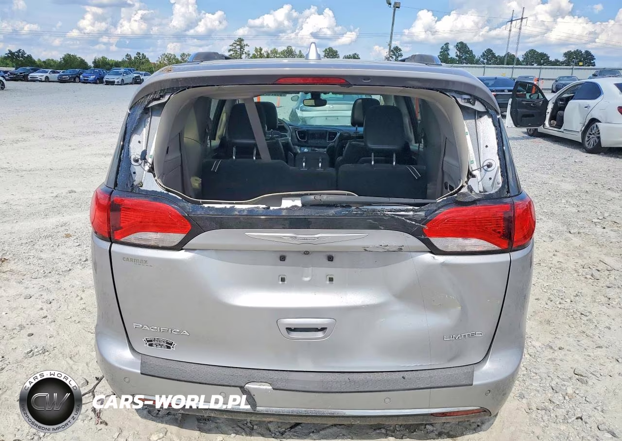 2017 Chrysler Pacifica Limited VIN:2C4RC1GG4HR751689 - 6