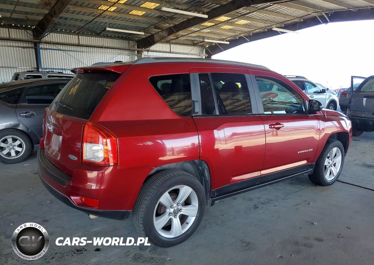 2012 Jeep Compass Latitude VIN:1C4NJCEA3CD627147 - 3