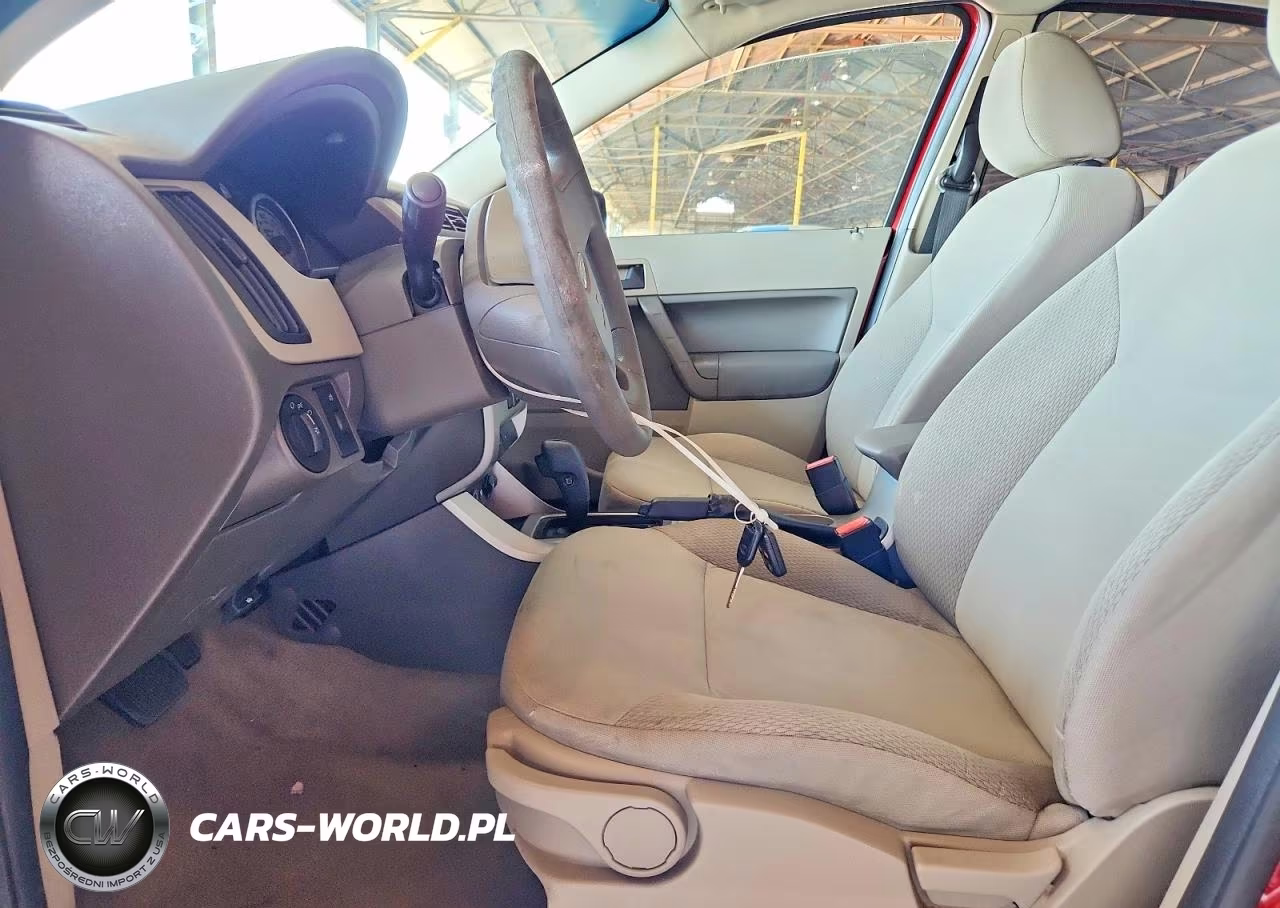 2011 Ford Focus S VIN:1FAHP3EN2BW103740 - 7