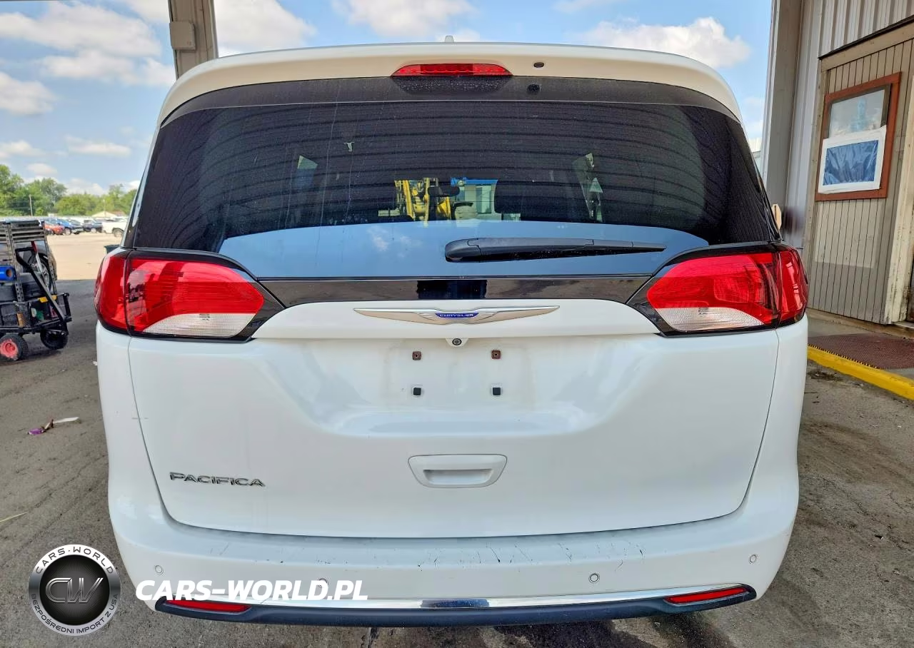 2019 Chrysler Pacifica Touring L VIN:2C4RC1BG2KR685528 - 6