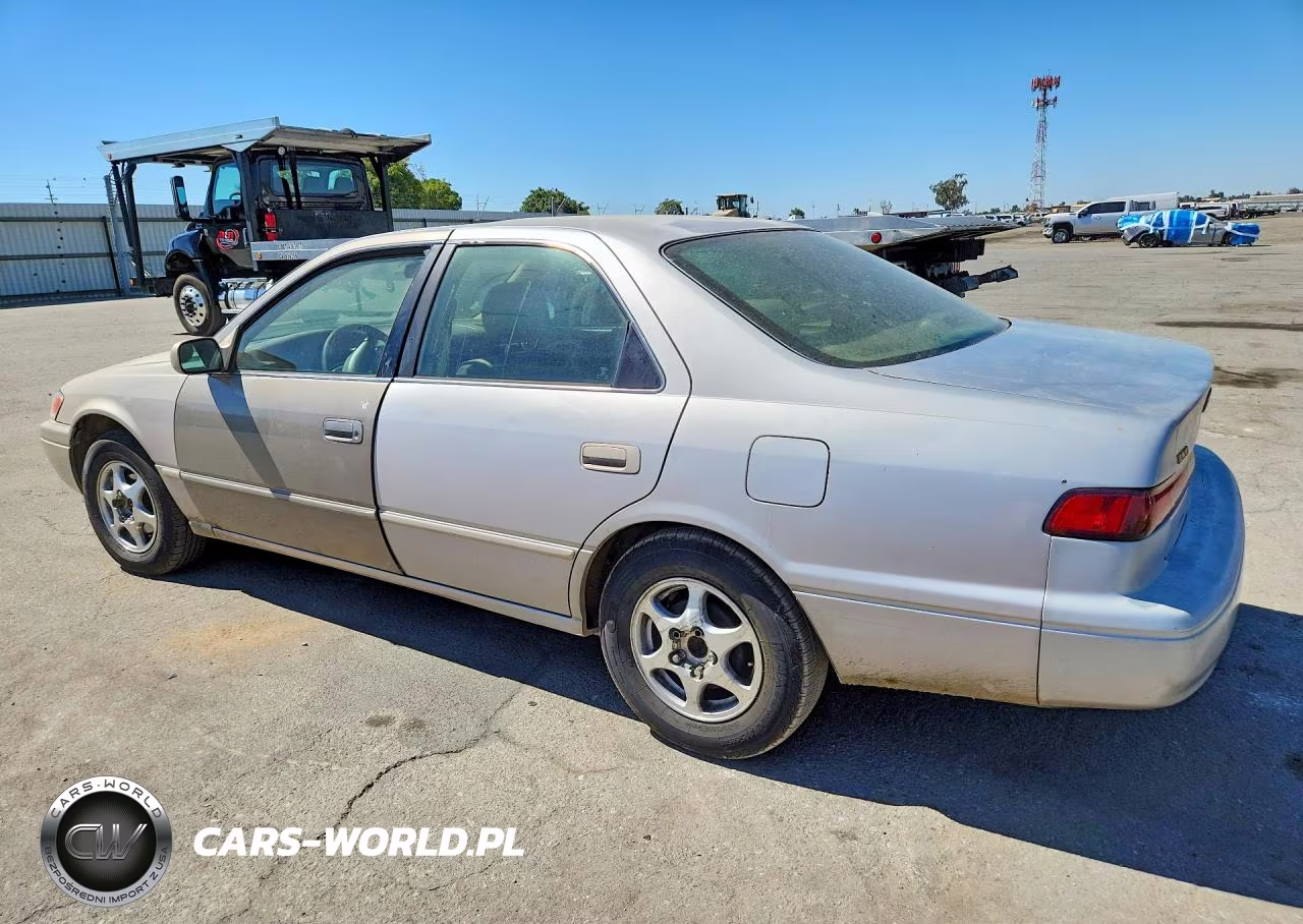 1999 Toyota Camry Le VIN:4T1BG28KXXU488667 - 2