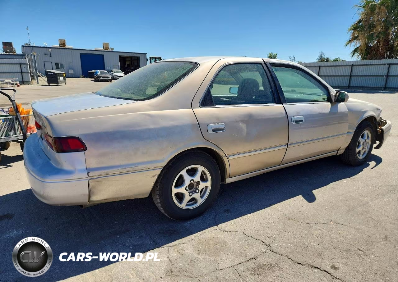 1999 Toyota Camry Le VIN:4T1BG28KXXU488667 - 3