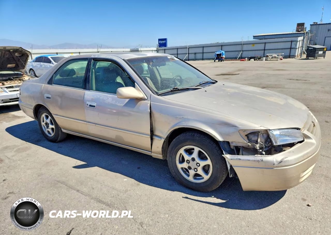 1999 Toyota Camry Le VIN:4T1BG28KXXU488667 - 4