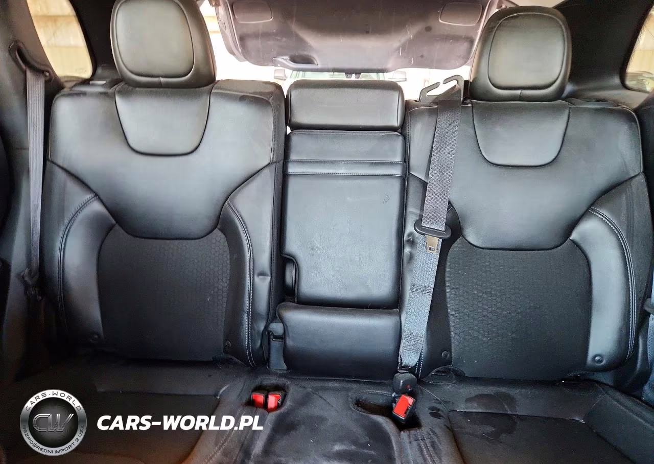 2019 Jeep Cherokee Latitude Plus VIN:1C4PJLLB0KD202889 - 10