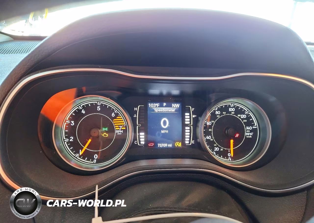 2019 Jeep Cherokee Latitude Plus VIN:1C4PJLLB0KD202889 - 9
