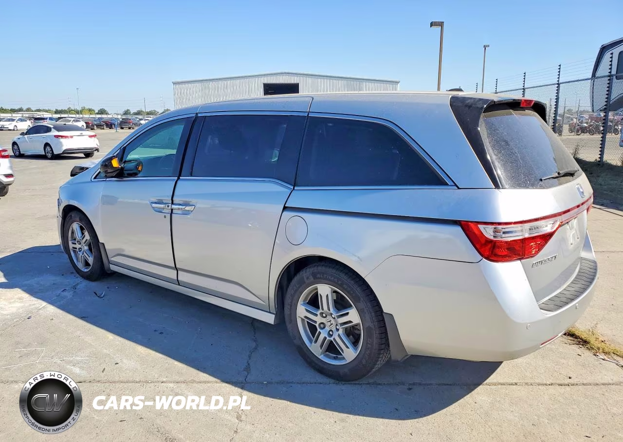 2013 Honda Odyssey Touring VIN:5FNRL5H91DB015838 - 2