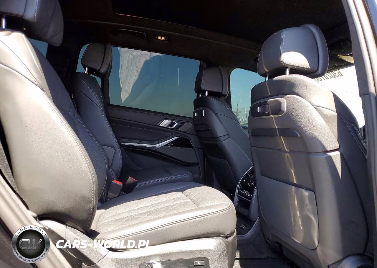 2025 BMW X7 xDrive40I VIN:5UX23EM05S9Y53076 - 11