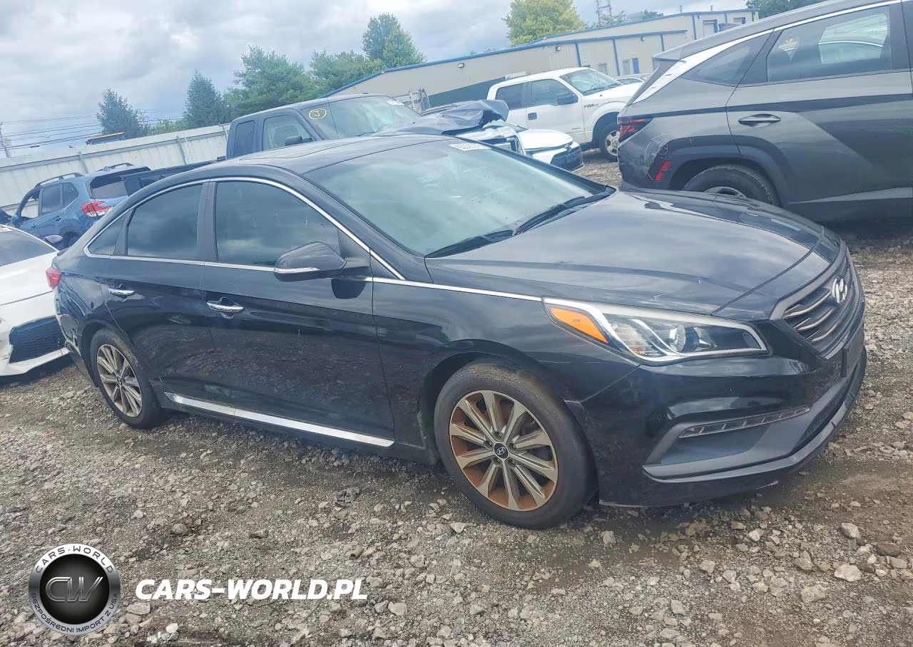 2016 Hyundai Sonata Limited VIN:5NPE34AF6GH315700 - 4
