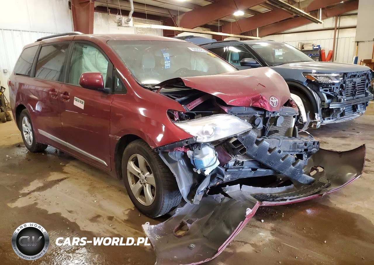2015 Toyota Sienna Le VIN:5TDKK3DC2FS641701 - 4