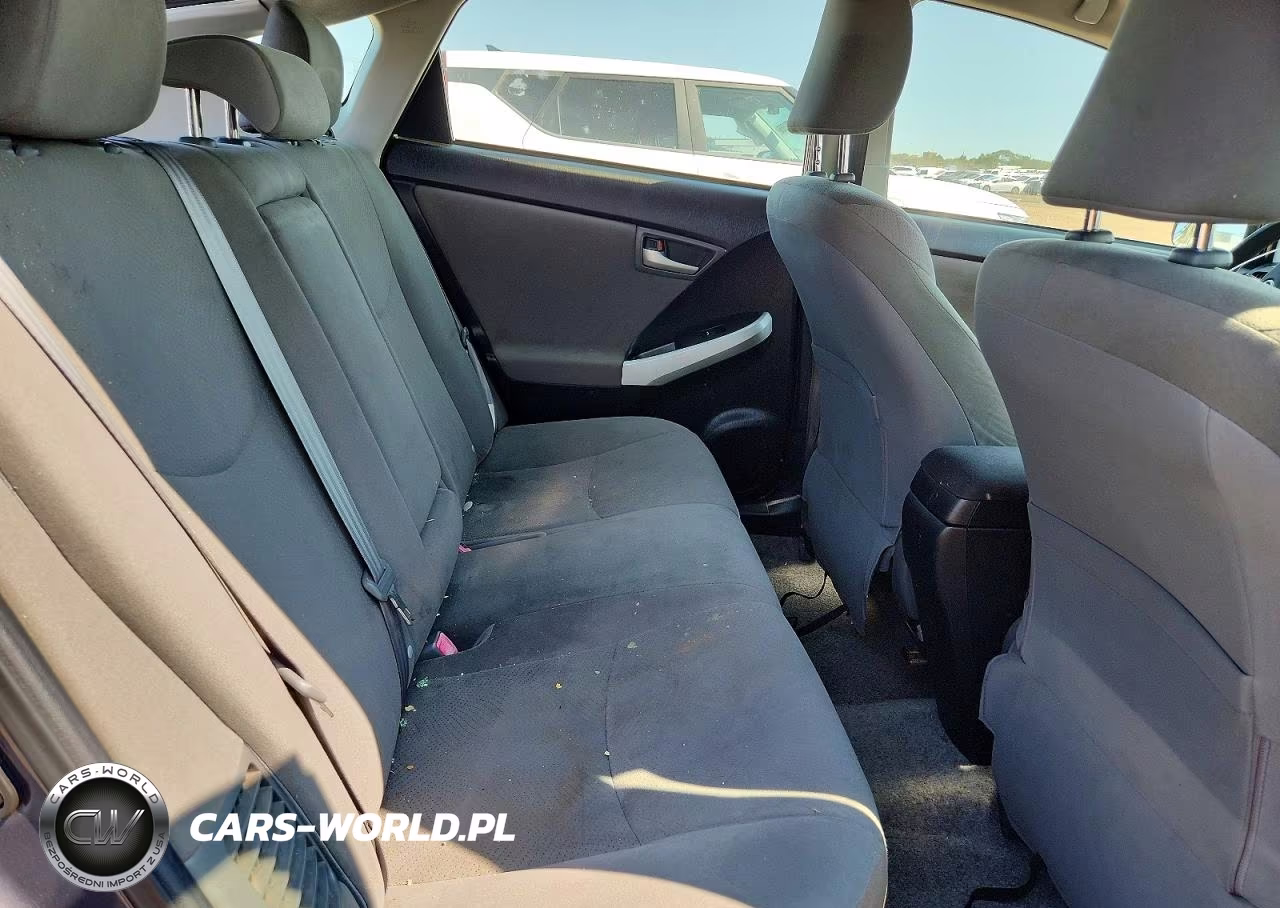 2013 Toyota Prius Two VIN:JTDKN3DU3D5558328 - 10