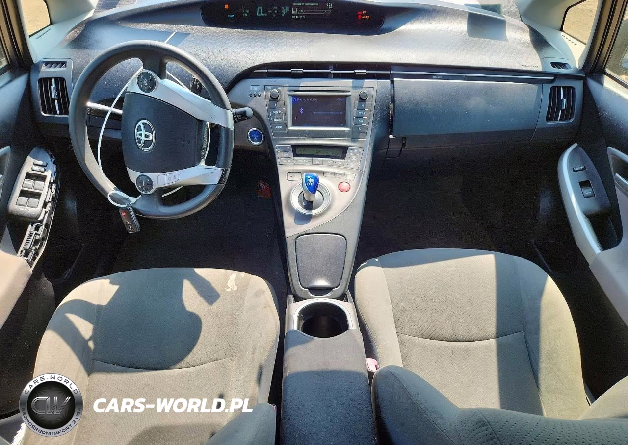 2013 Toyota Prius Two VIN:JTDKN3DU3D5558328 - 8