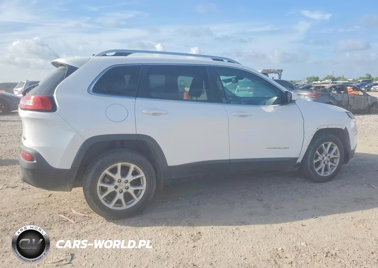 2018 Jeep Cherokee Latitude VIN:1C4PJLCB9JD539141 - 3