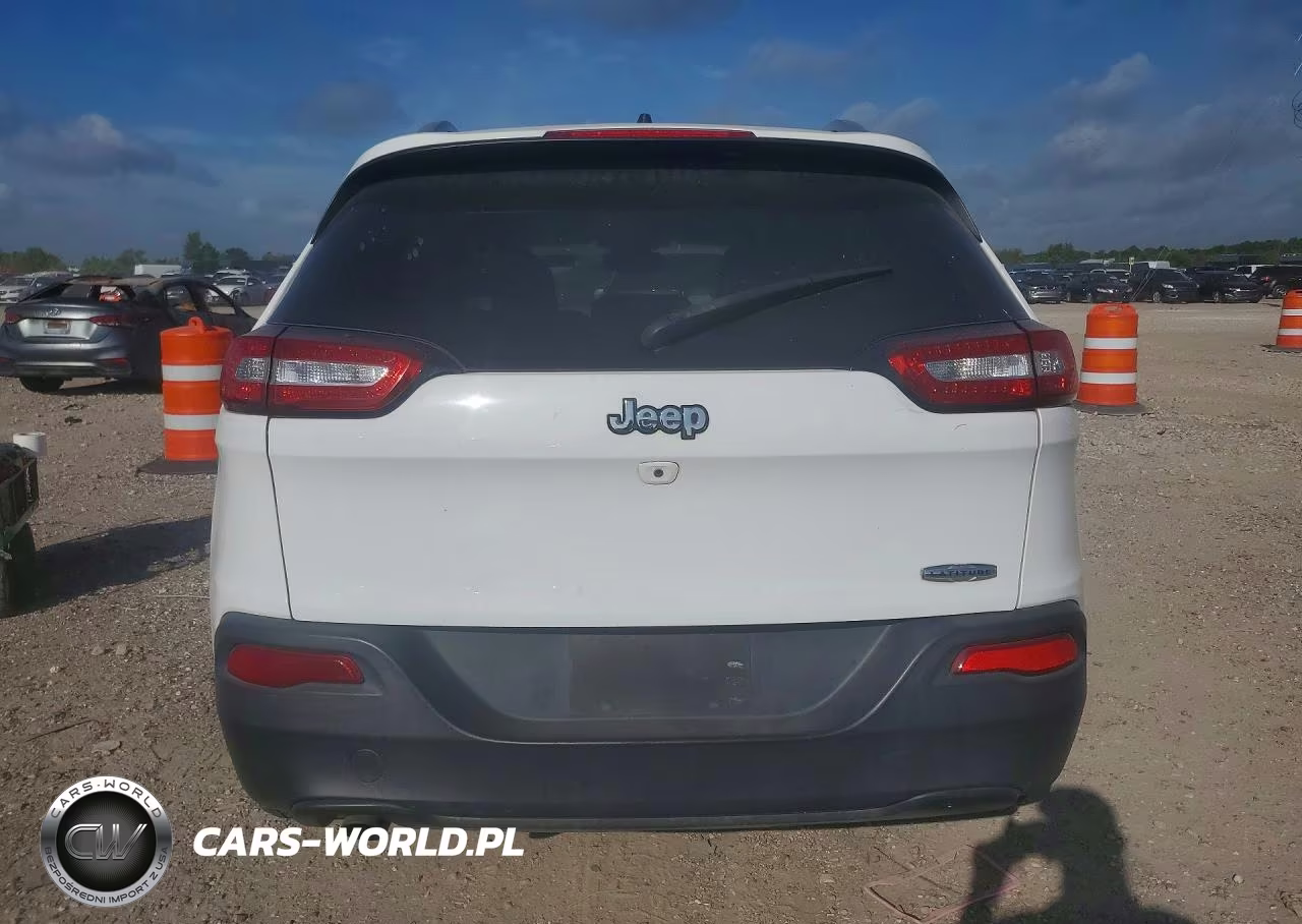 2018 Jeep Cherokee Latitude VIN:1C4PJLCB9JD539141 - 6