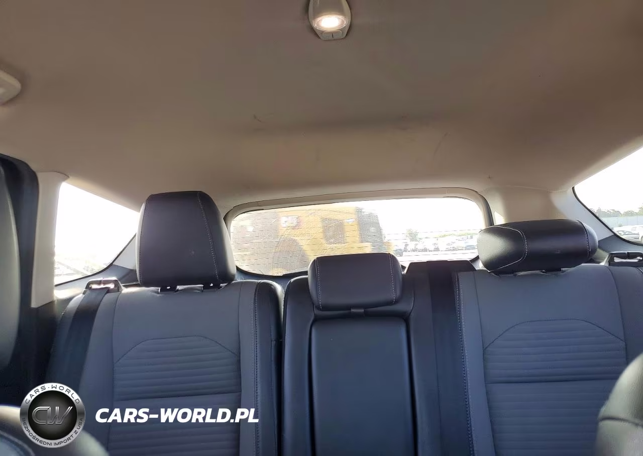 2017 Ford Escape Se VIN:1FMCU0GD7HUD16036 - 10